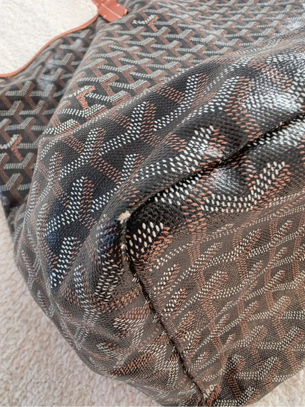 Goyard Saint Louis GM Black with Tan/Gold Trim with Pouch - Picture 9 of 17